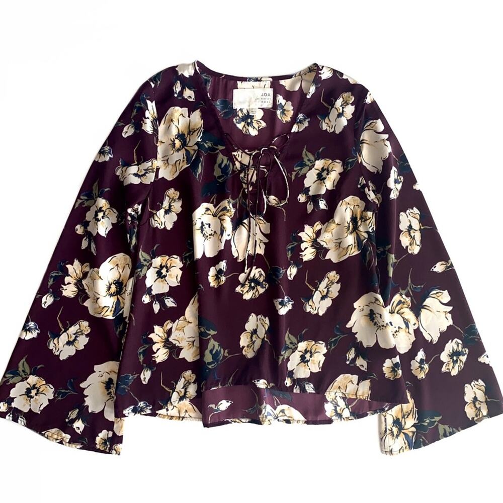 NEW J.O.A. Boho Lace Up Dark Romance Floral Bell Sleeve Top Size Small